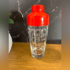 VINTAGE COCKTAIL SHAKER – RED LID (1960s)